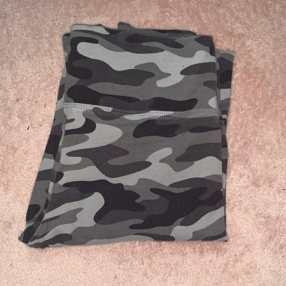 PINK Victoria's Secret Camouflage Leggings - Black and Gray